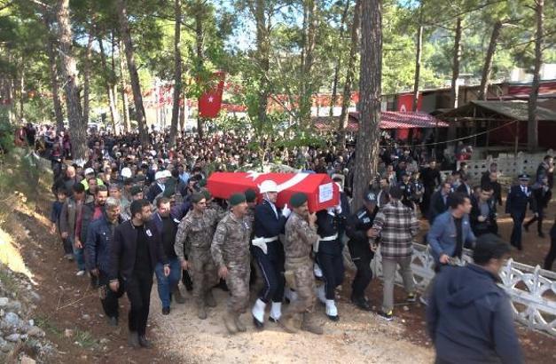 Şehit komiser yardımcısı, Mersin'de toprağa verildi