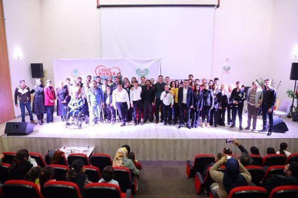 Yenişehir'de 3 Aralık Dünya Engelliler Günü sahnede kutlandı