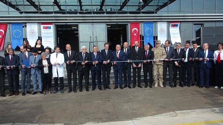 Kilis'te, 400 yataklı Prof. Dr. Alaeddin Yavaşca Devlet Hastanesi hizmete açıldı