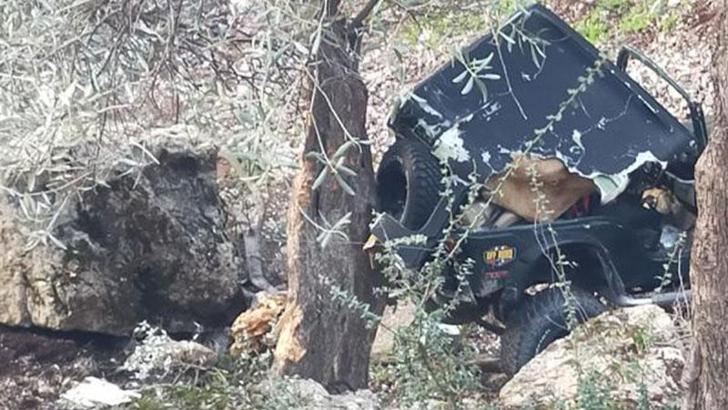 Kaza yaptığı cipten çıkarken üzerine kaya yuvarlanan sürücü öldü