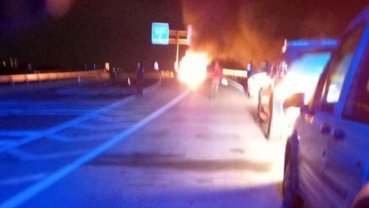 Karaman'da askeri araç devrilerek alev aldı: 3 asker yaralı