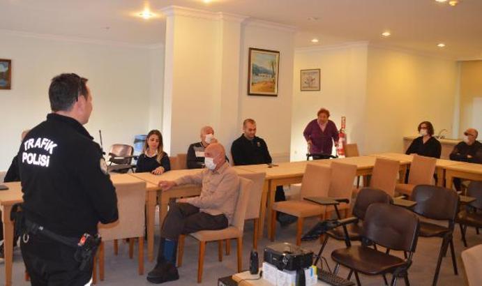 Marmaris'te huzurevi sakinlerine trafik eğitimi