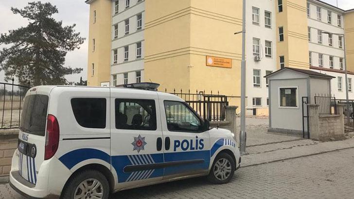 Malatya'da liselilerin bıçaklı kavgası: 2 yaralı