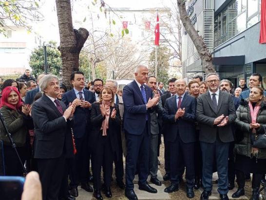 Bakan Ersoy Bakırköy İlçe Halk Kütüphanesi'nin açılış töreninde konuştu