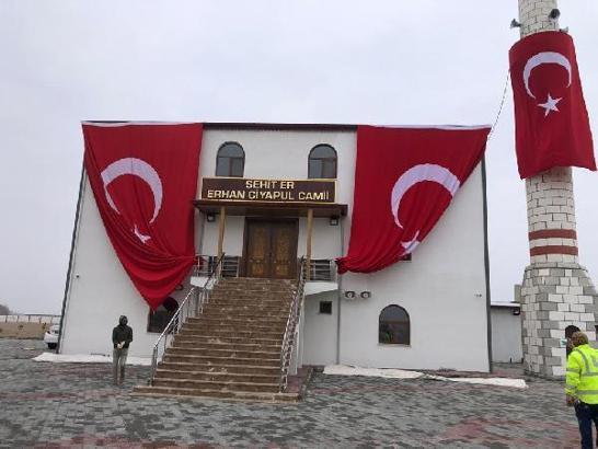 Ailesi, şehit için ödenen parayla cami ve Kur'an kursu yaptırdı