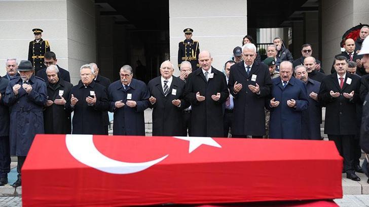 Eski İçişleri Bakanı Bayar, son yolculuğuna uğurlandı