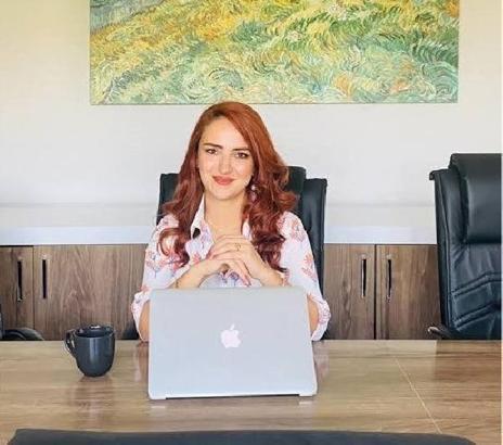 Havalimanında 2'nci kattan düşen Beyza, öldü