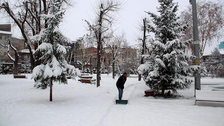 Ardahan'da kar kalınlığı, 16 santime ulaştı