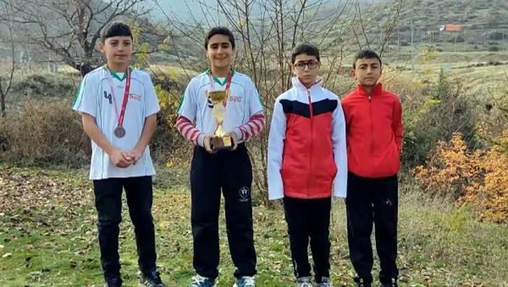 Kanserden hayatını kaybeden velinin emanet ettiği öğrenciyle birinci oldular