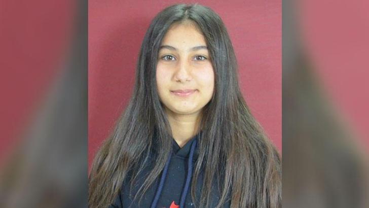 Liseli Sıla, yolun karşısına geçerken otomobil çarpmasıyla öldü