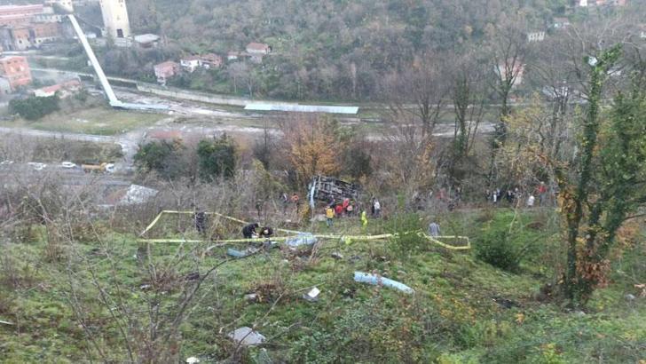 Zonguldak'ta öğrenci servisi tepeden yuvarlandı: 1 ölü, 18 yaralı