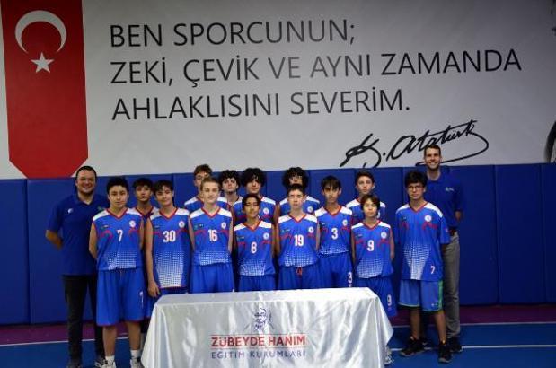 Zübeyde Hanım Spor Kulübü'ne pastalı kutlama