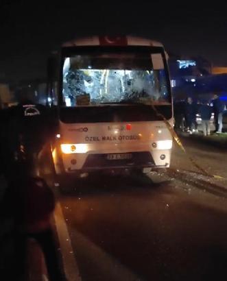 Özel halk otobüsünün çarptığı anne- kızı ölüm ayırdı