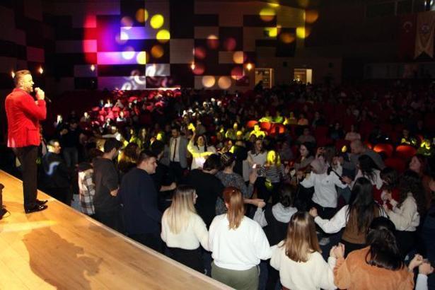 Edirne'de 'Kuzey Makedonya Türkçe Dil Bayramı' halaylarla kutlandı