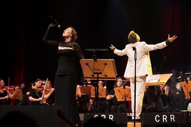 Zuhal Olcay'dan Kent Orkestrası ile unutulmaz konser