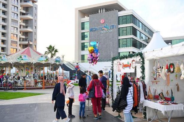 Konyaaltı'nda Yılbaşı Çarşısı'na yoğun ilgi