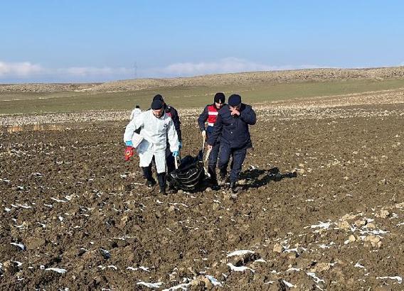 Kayıp Alzheimer hastası kadın, arazide ölü bulundu (2)