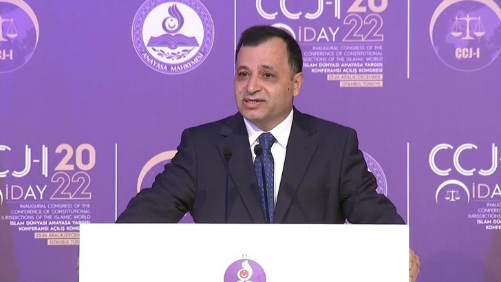 Anayasaya Mahkemesi Başkanı Arslan: Adalet terazisini elinde tutanların sorumluluğu adil karar vermektir