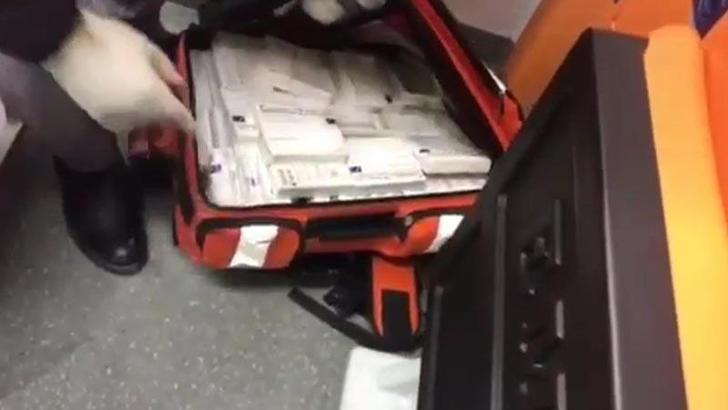 Özel ambulansta 3 bin 200 kaçak ilaç ele geçirildi