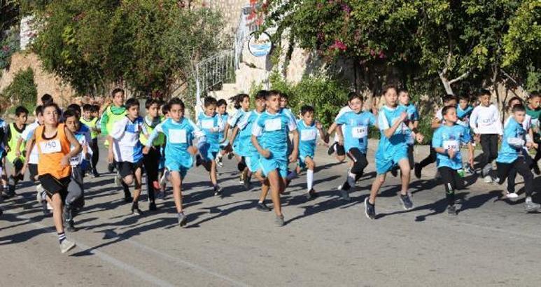 Kaş'ta Atatürk Kır Koşusu düzenlendi