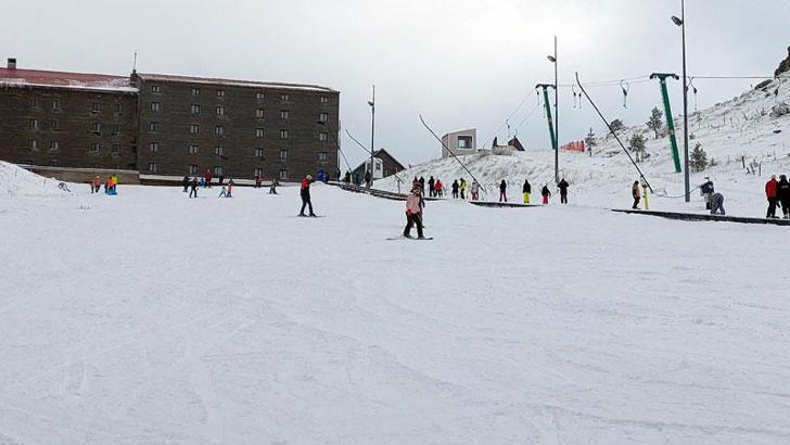 Kartalkaya'da kar kalınlığı, 1 metreyi geçti