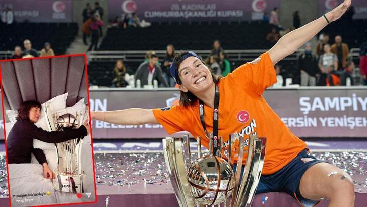 Asena Yalçın'dan Messi göndermesi