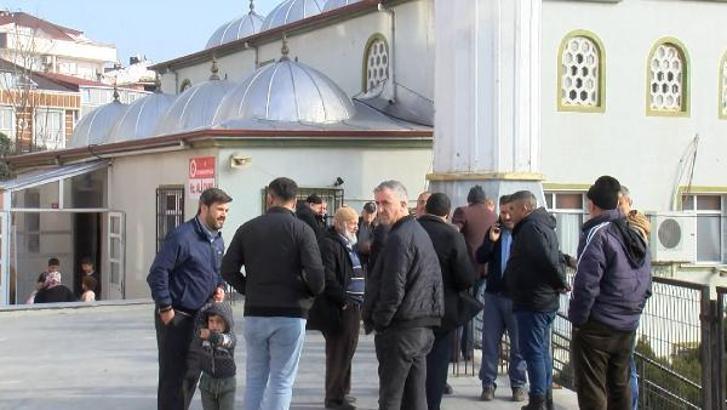 Sultangazi'de  'yanlış namaz kıldırdın' kavgası