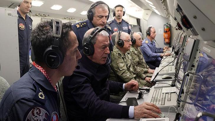 Bakan Akar'dan Yunanistan'a tepki: Yanlış hesap Ankara'dan döner