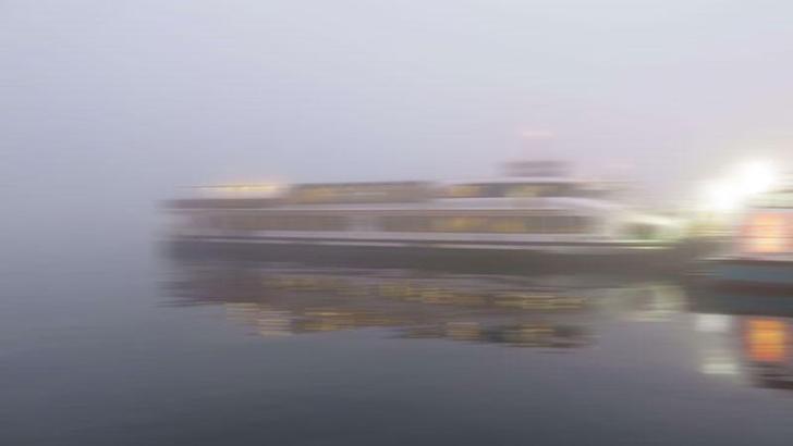 İstanbul'da etkili olan sis nedeniyle çok sayıda vapur seferi yapılamıyor