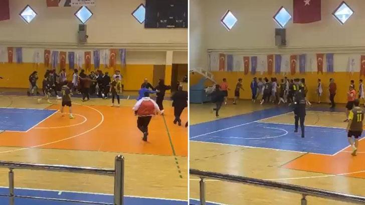 Liseler arası futsal turnuvasında tekmeli- yumruklu kavga; diskalifiye oldular