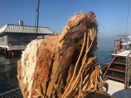 Kenevirden yapılan sanat eserleri, Büyükada’dan Ortaköy’e tekneyle taşındı