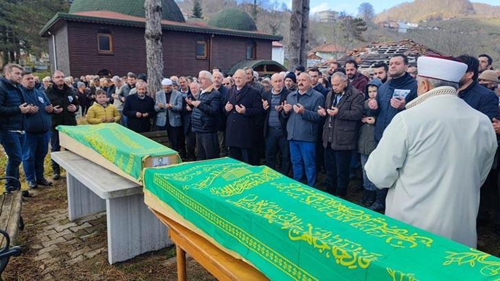 Arızalanan otomobili iterken cipin çarptığı baba-oğul toprağa verildi