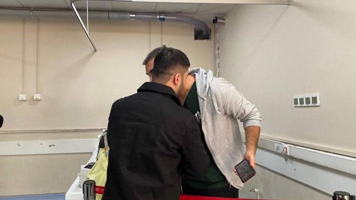 Saldırmalarına rağmen hastalarına bakan doktordan özür dileyip, tatlı ikram ettiler