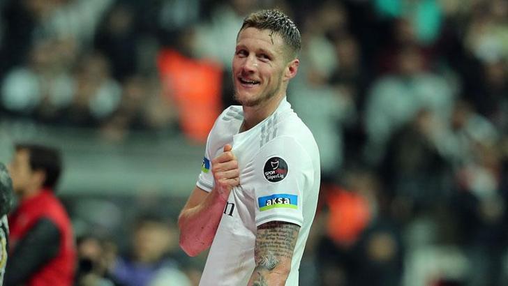 Weghorst, Manchester United iddialarını doğruladı ve ayrılmak istediğini söyledi