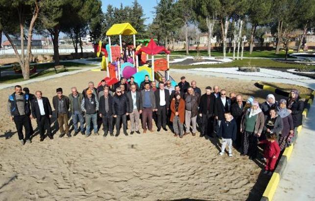 Alaşehir'de Zübeyde Hanım Parkı açıldı