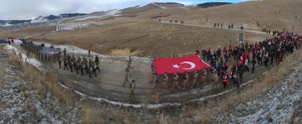 Sarıkamış şehitleri, 108'inci yılda binlerce kişinin katıldığı yürüyüşle anıldı