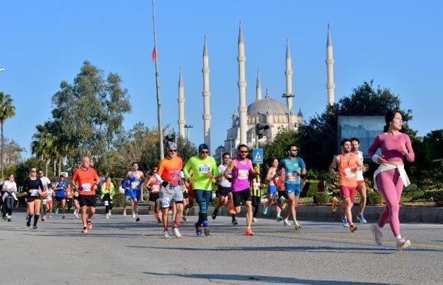 13’üncü Uluslararası 5 Ocak Adana Kurtuluş Yarı Maratonu ve Halk Koşusu tamamlandı