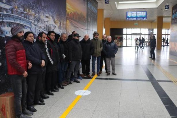 Eskişehir Otogarı'nda çalışanların 'Üşüyoruz' eylemi
