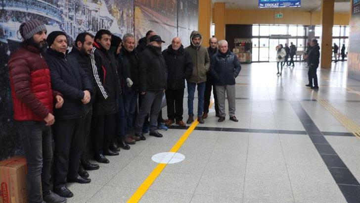 Eskişehir Otogarı'nda çalışanların 'Üşüyoruz' eylemi