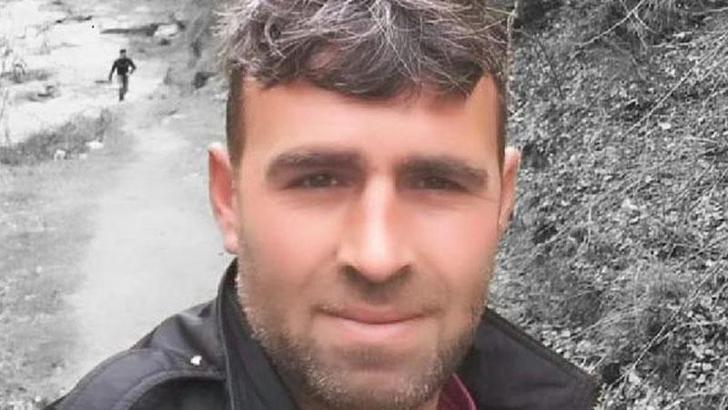 Çamura saplanan traktörü kurtarırken kafasına kütük çarpmasıyla öldü