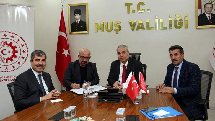 Muş'ta 1500 kişinin istihdam edileceği 4 fabrika, özel sektöre teslim edildi