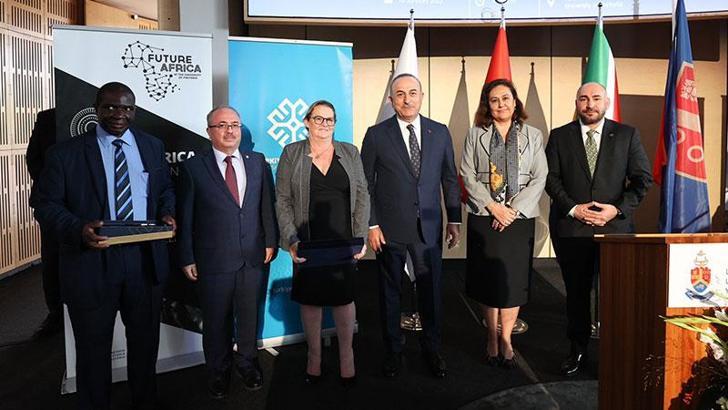 Çavuşoğlu, Maarif Türkiye Çalışmaları Merkezi’nin açılışında konuştu