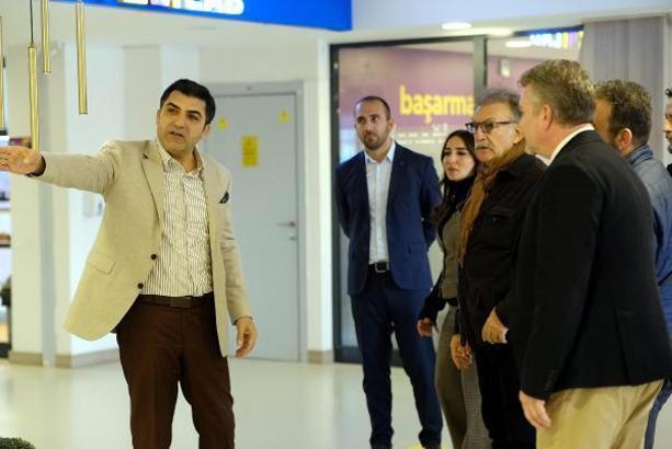 Ünlü oyuncu Tamer Levent'ten “Sanata Evet" söyleşisi