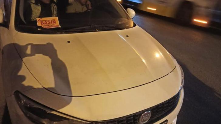 Şüpheli araçtaki basın kartı sahte çıktı; 2 kişiye işlem yapıldı