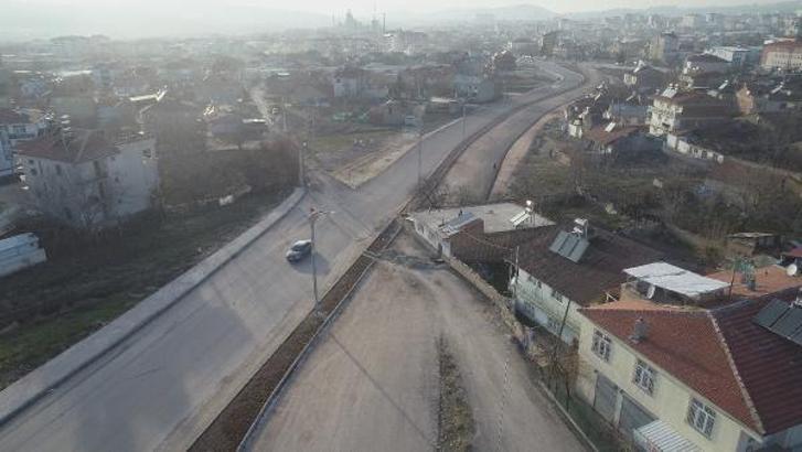 Uzlaşma sağlanamayınca 600 metrekarelik ev yol ortasında kaldı