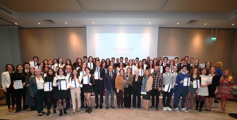 Uluslararası Gençlik Ödül Programı’na Türkiye’den katılan 450 genç sertifikalarını aldı