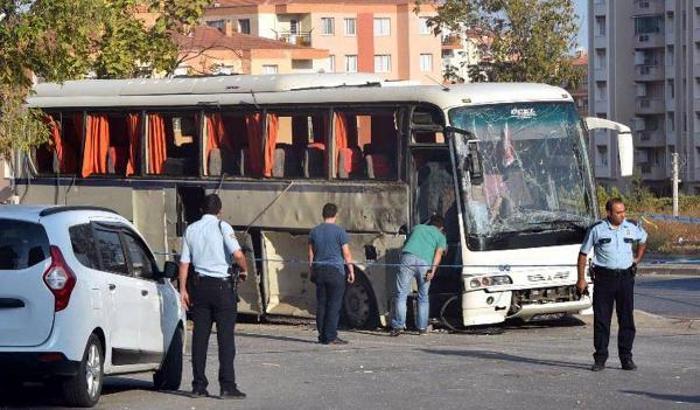 İzmir'de cezaevi personel aracına saldırı davasında 4 tahliye