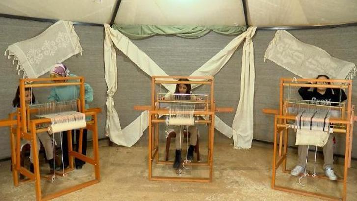 Şile'deki Köy Yaşam Merkezinde 7'den 70'e herkes eğitim görüyor