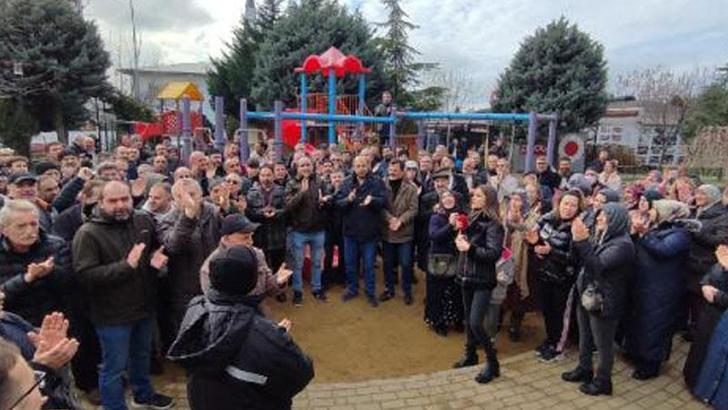 Başakşehir'de site sakinleri yüzde 85 aidat zammına eylem yaparak tepki gösterdi