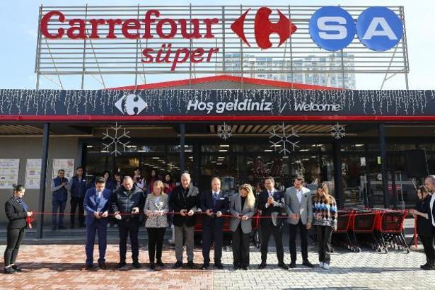 CarrefourSA, 200’üncü bayisini İzmir’de açtı
